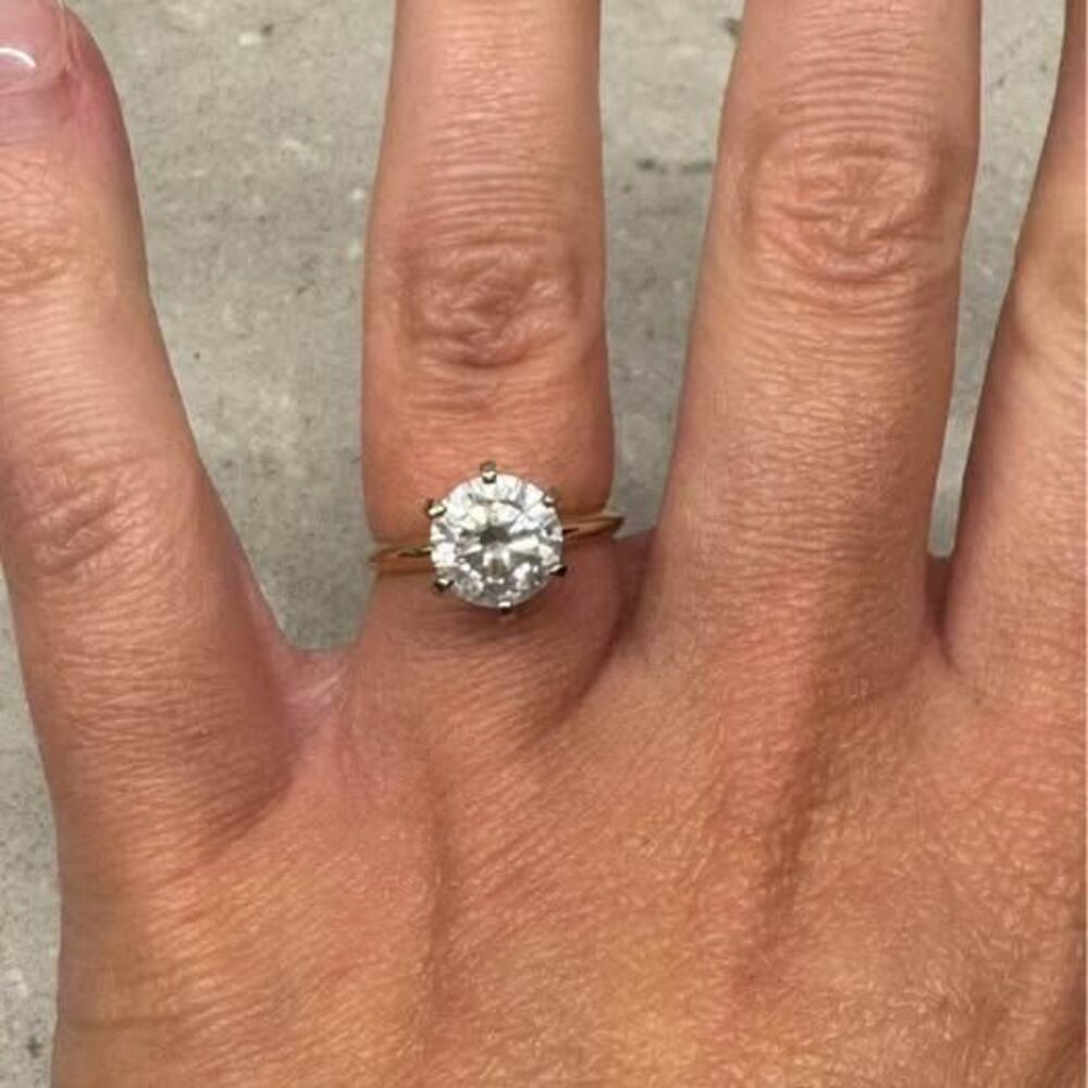 Round Diamond Yellow Gold 6-Prong Engagement Ring Lab Grown - Picture 2 of 6
